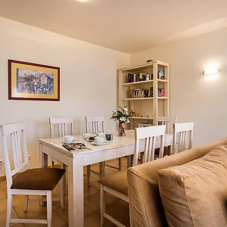 Lägenhetshotell Estrela Da 4*